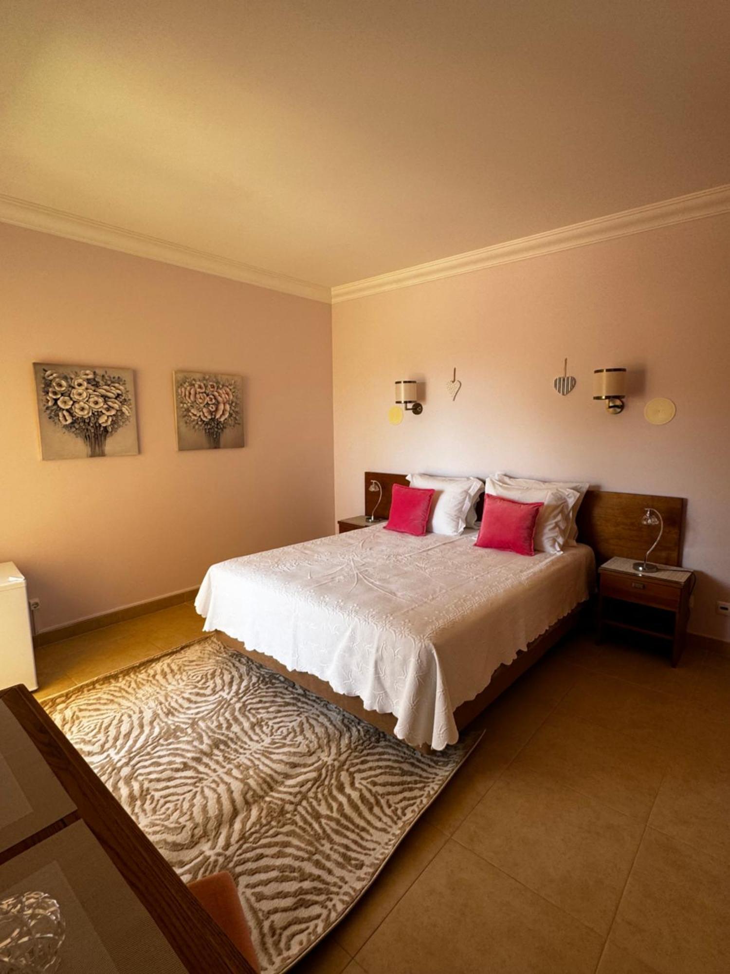 Lucie Lime Guesthouse Praia Da Luz Экстерьер фото