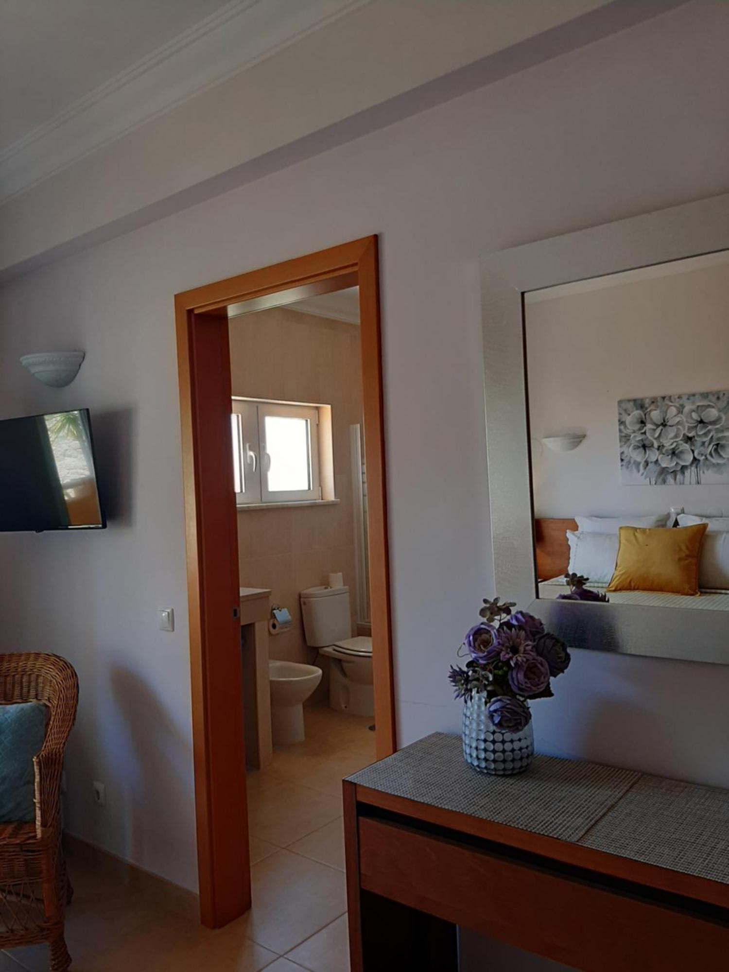 Lucie Lime Guesthouse Praia Da Luz Экстерьер фото