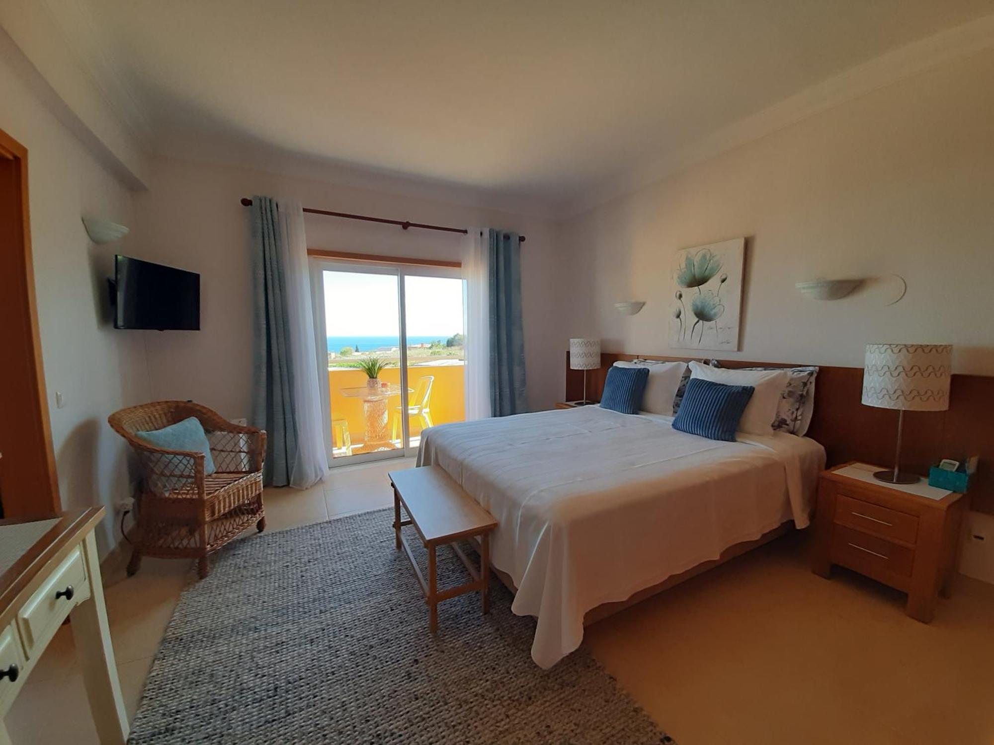 Lucie Lime Guesthouse Praia Da Luz Экстерьер фото