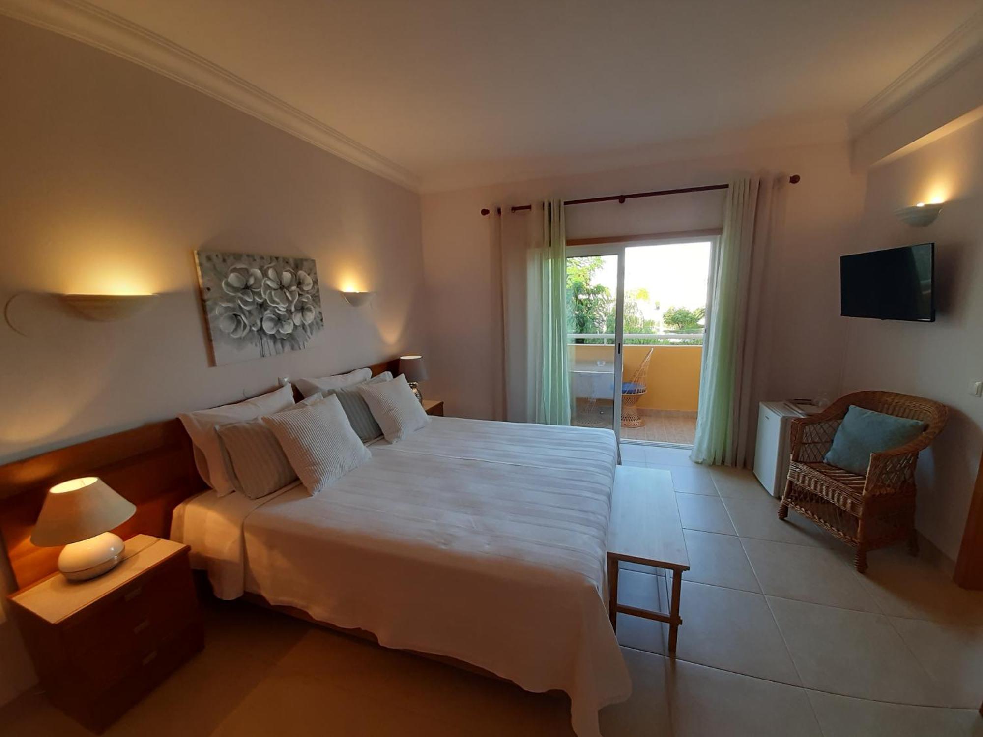 Lucie Lime Guesthouse Praia Da Luz Экстерьер фото
